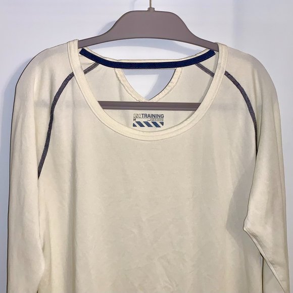 Helly Hansen long sleeve activewear top - Picture 2 of 2